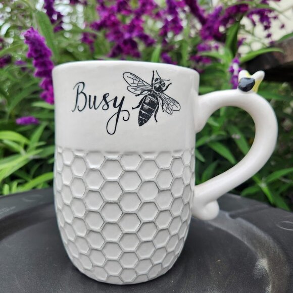 Honey Bee Queen Coffee Mug with Handle White Ceramic Honeycomb Honeybee Bees 5" - Picture 1 of 8